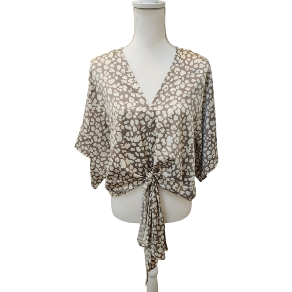 By Together Women's Light Gray and Off White Animal Print V-Neck Blouse Small